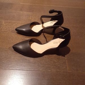 Clark's comfort sole shoes size 8